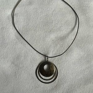 Silpada 925 Perspectiva 3 Hammered Circle Pendant 17 inch Necklace N1329